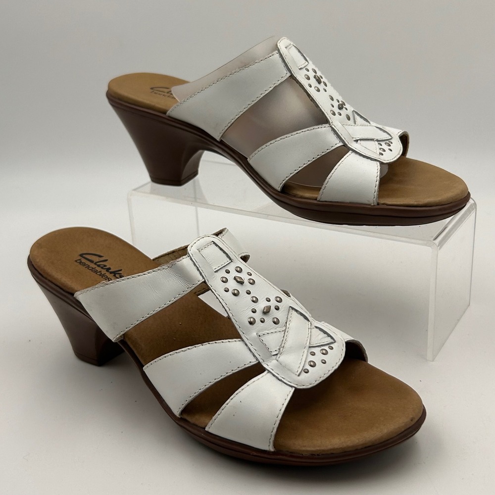 Clarks Slide Sandals Women 6.5 White Leather Studded Kitten Heel Coastal Comfort